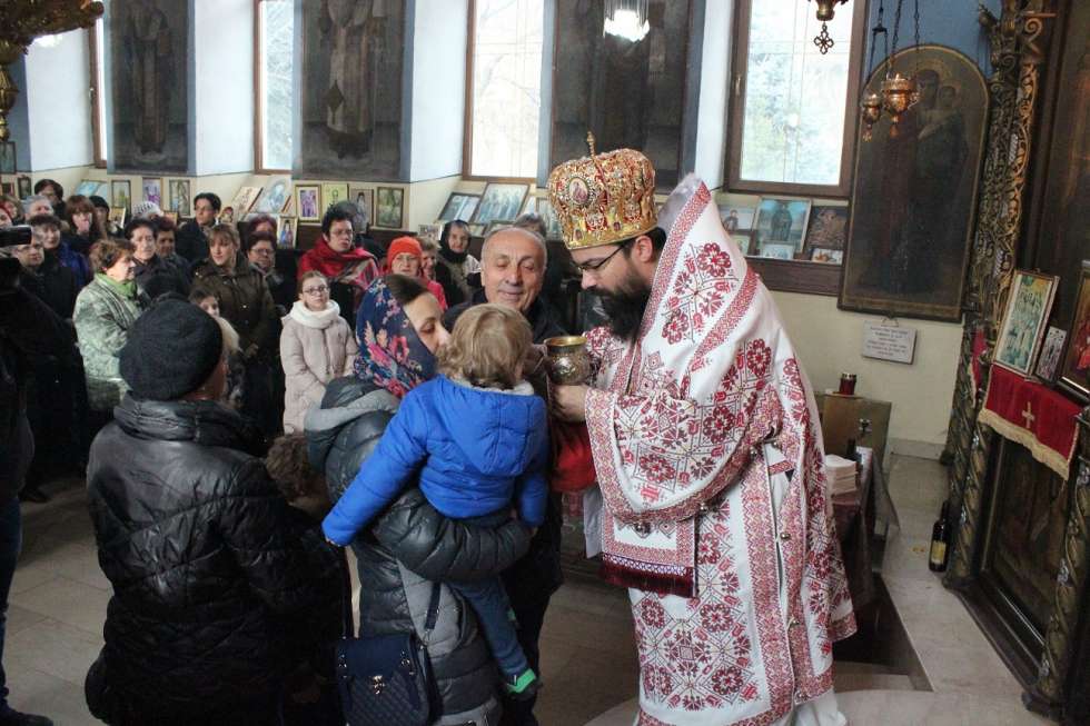 Света Василиева литургија во храмот „Пресвета Богородица“ во Тетово