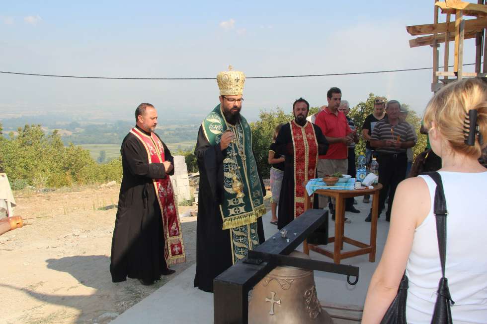 Oсветување на новата камбана за манастирската црква „Св. Георгиј Победоносец“ с. Туденце