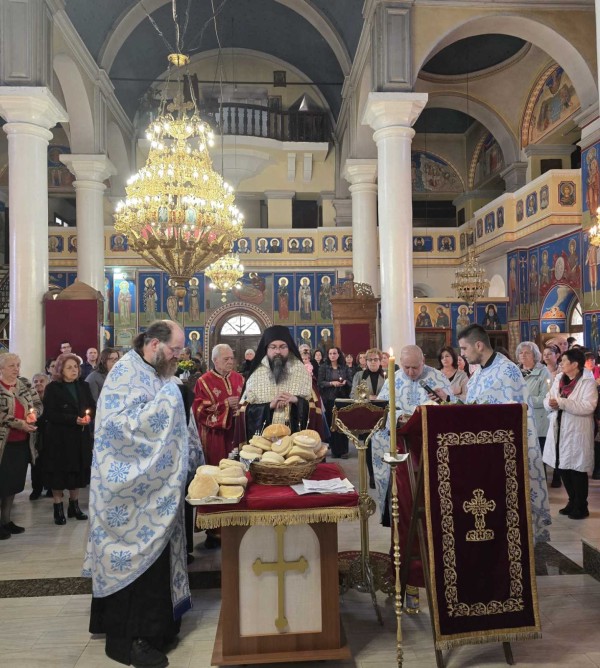 Акатист кон Пресвета Богородица 