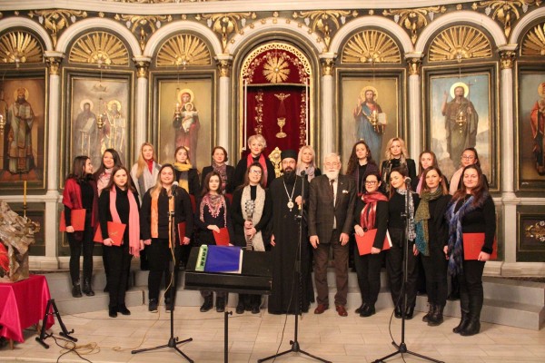 Tрадиционалниот Божиќен концерт од хорот „Менада“