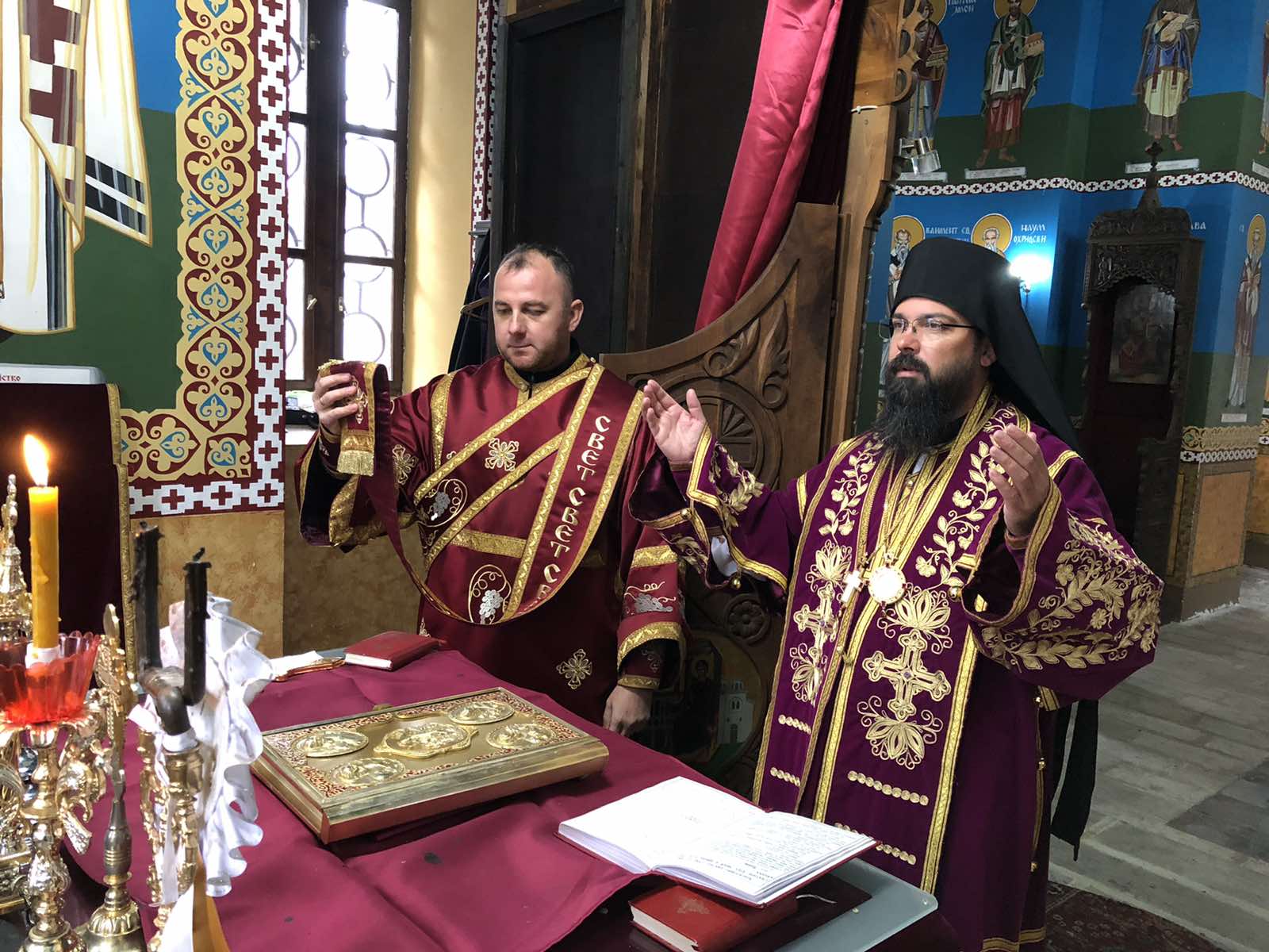 Архангел Михаил во Лешочкиот манастир