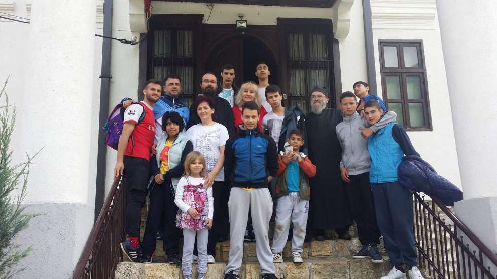 Штитениците од Детскиот дом 11 Октомври во посета на Лешочкиот Манастир