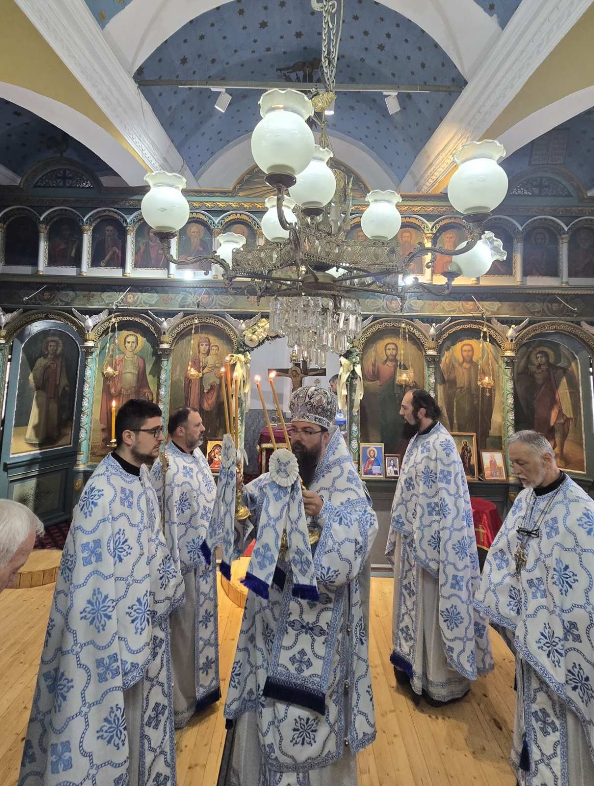 ХРИСТОС ВОСКРЕСЕ