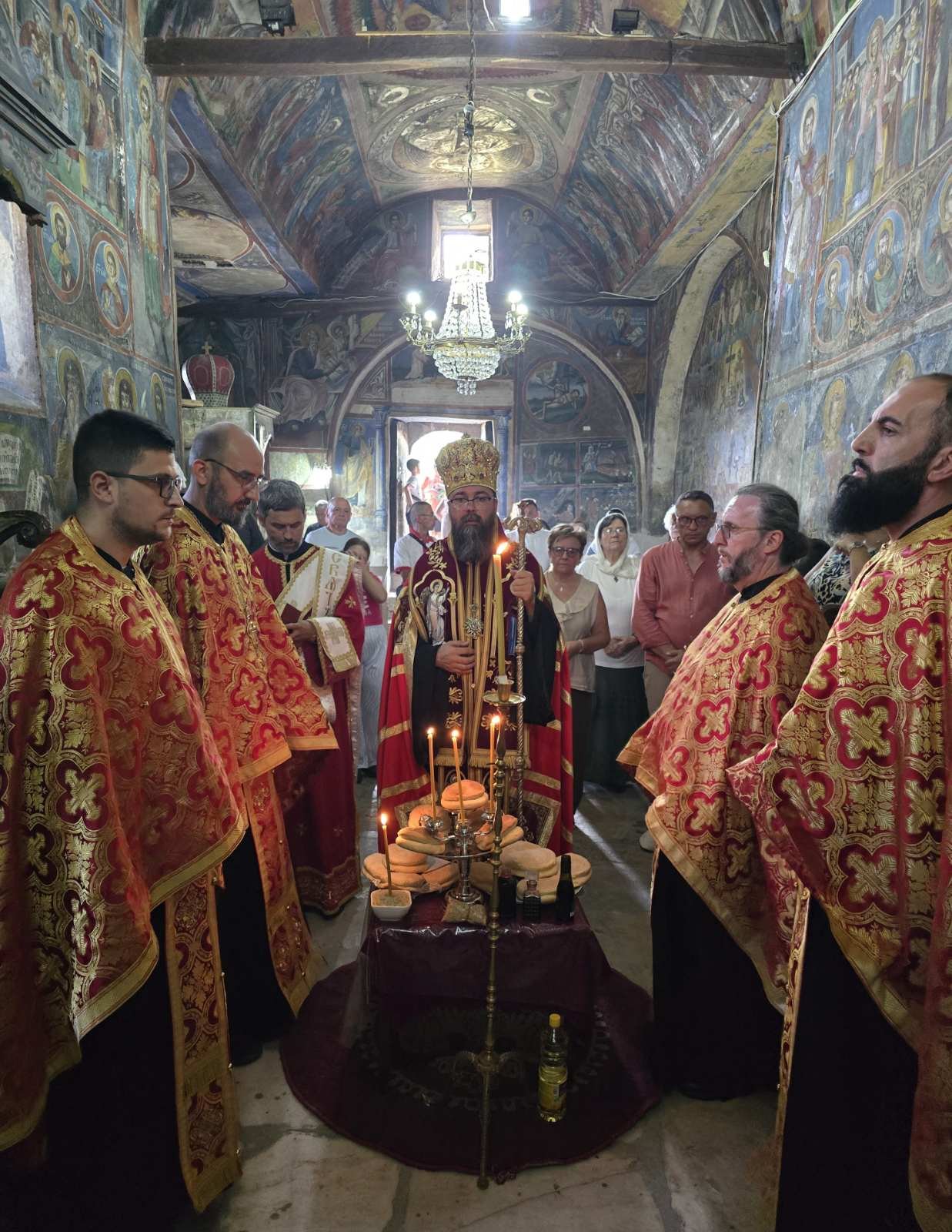 Вечерна богослужба во Лешочкиот манастир на празникот ,,Успение на Пресвета Богородица "