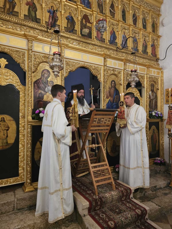 Бдение за празникот на светите славни и сефални апостоли Петар и Павле – Петровден