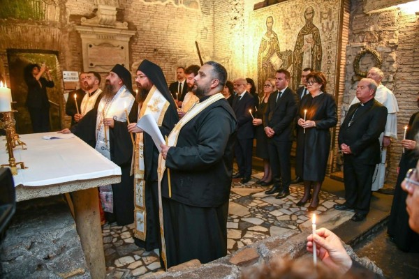 Mолебен на гробот на Св. Кирил