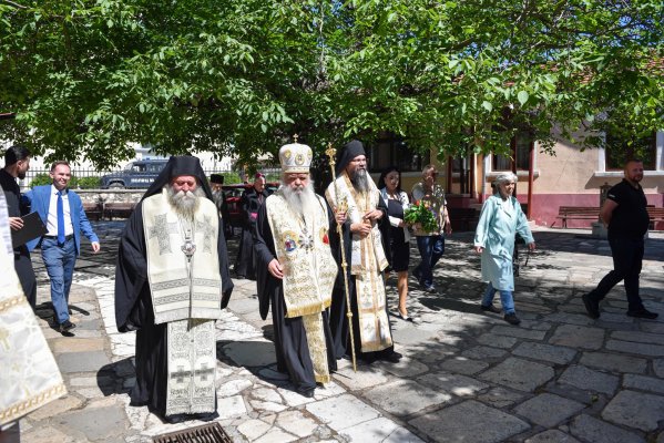 ПАНИХИДА ПО ПОВОД 40-ГОДИШНИНАТА ОД УПОКОЈУВАЊЕТО НА АРХИЕПИСКОПОТ АНГЕЛАРИЈ