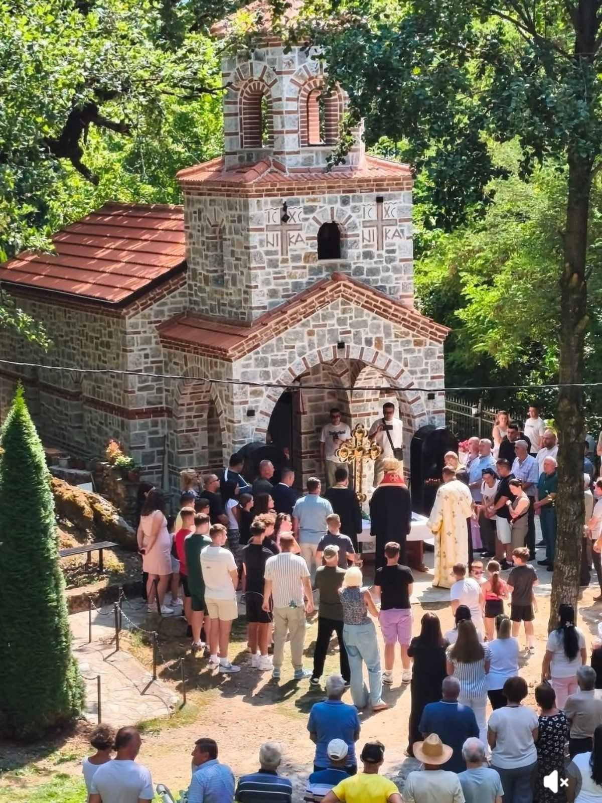Oсветување на куполниот крст и камбана за храмот ,,Успение на Пресвета Богородица" - с. Галате, Гостивар - слика 5